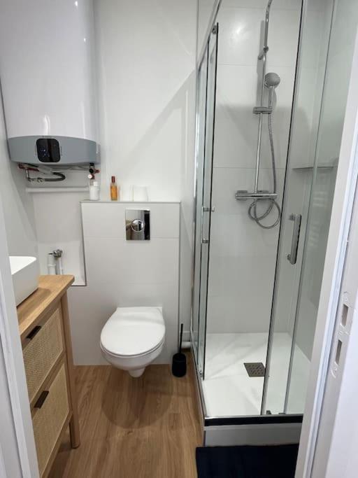 Studio Au Coeur De Caen-Renove Apartamento Exterior foto